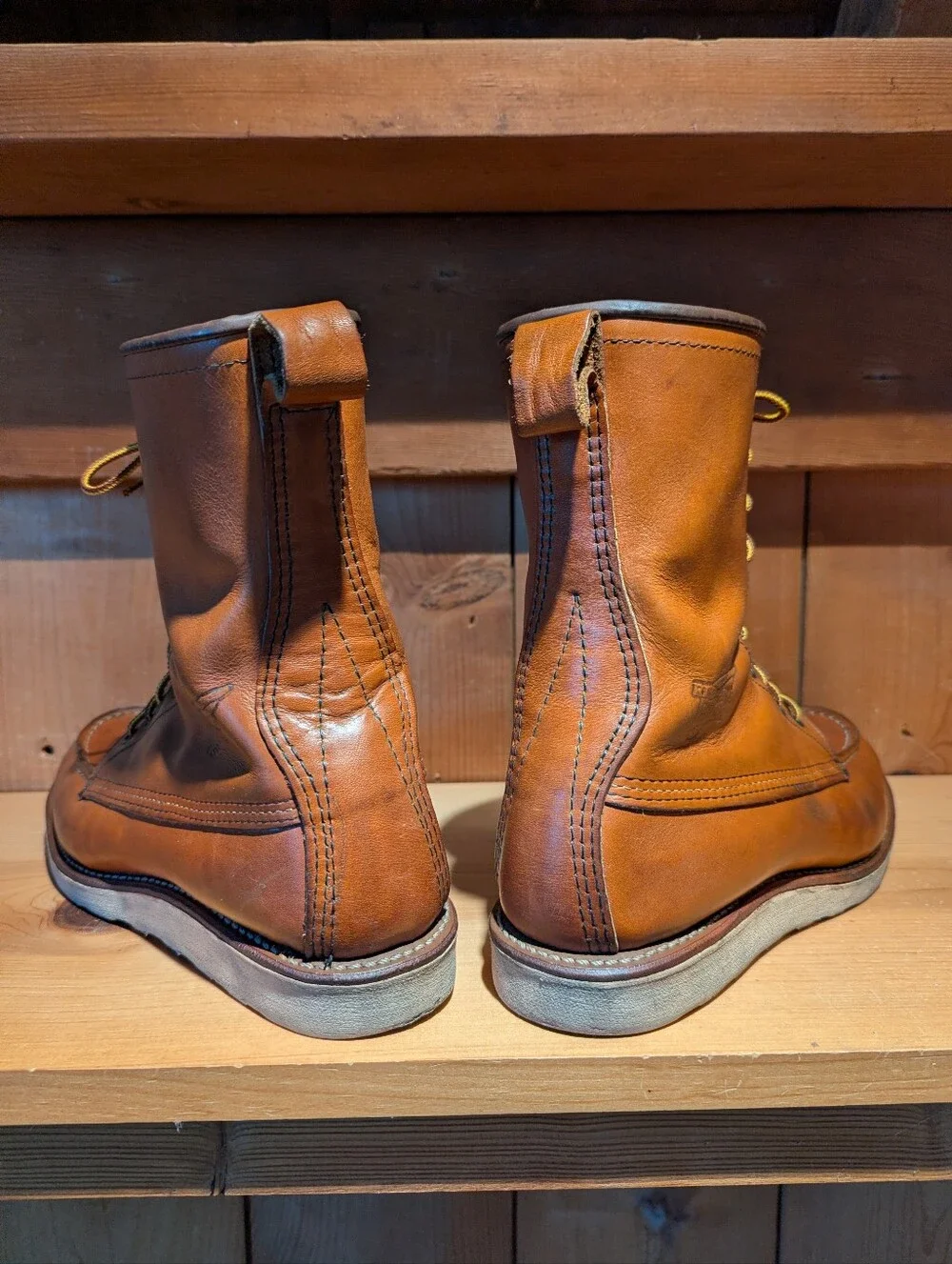 Red Wing 10877 8-inch Work Traction Tred Moc Toe Leather size 10.5C